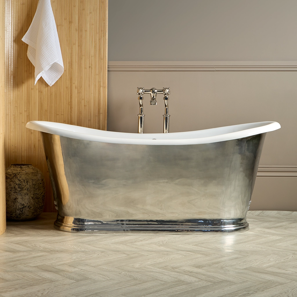 The Many Faces of the Bateau Bath