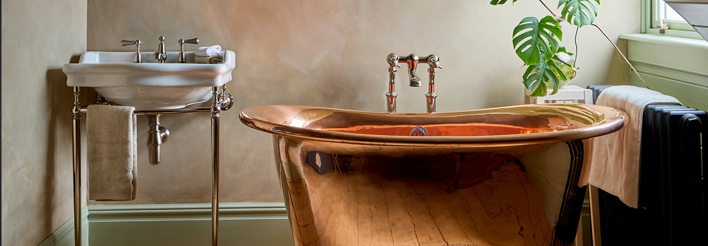 Create the ultimate bathing experience with Catchpole & Rye’s luxurious range of handcrafted cast-iron, copper & roll-top bathtubs.