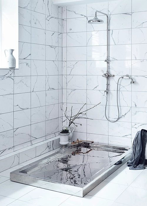 Browse Catchpole & Rye's luxury shower collection. Beautifully crafted shower enclosures, refined exposed & concealed showers fittings & freestanding showers.
