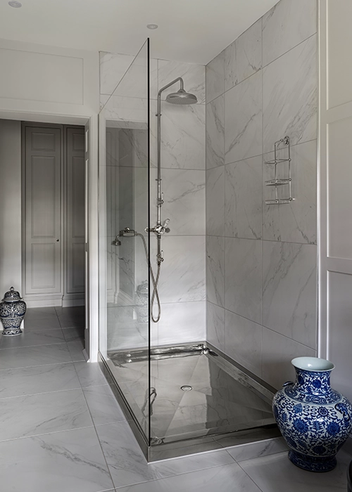 Browse Catchpole & Rye's luxury shower collection. Beautifully crafted shower enclosures, refined exposed & concealed showers fittings & freestanding showers.