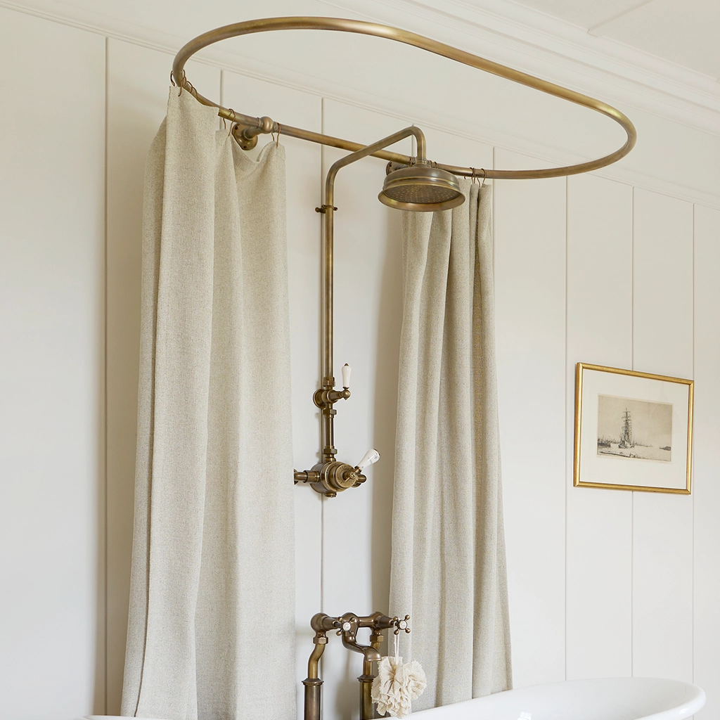 Browse Catchpole & Rye's luxury shower collection. Beautifully crafted shower enclosures, refined exposed & concealed showers fittings & freestanding showers.
