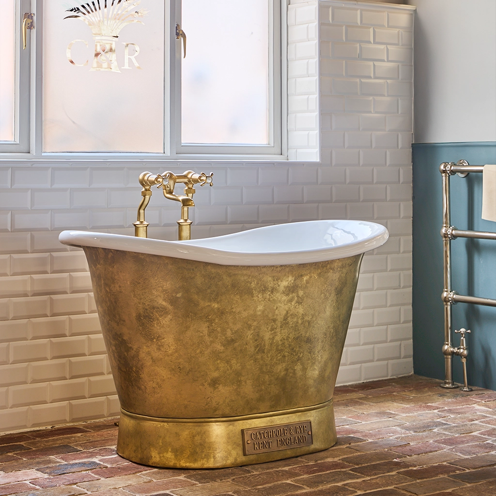 Create the ultimate bathing experience with Catchpole & Rye’s luxurious range of handcrafted cast-iron, copper & roll-top bathtubs.