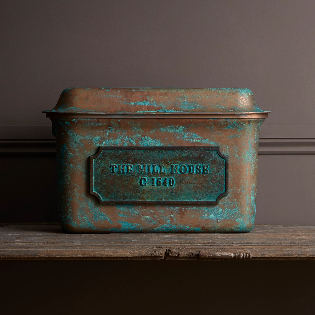 Explore our stunning range of lavatories & bidets at Catchpole & Rye. From elegant styles to luxurious finishes, our lavatories & bidets enhance any bathroom.