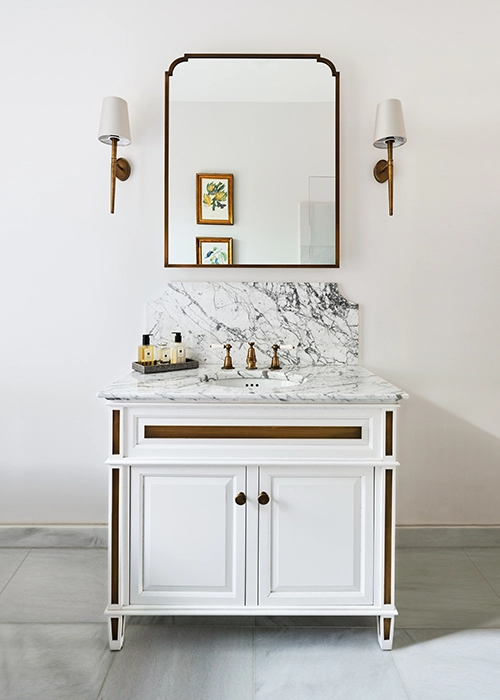 Explore our stunning collection of basins and vanity units. Crafted with elegance & functionality in mind, our basins are perfect for elevating any bathroom.