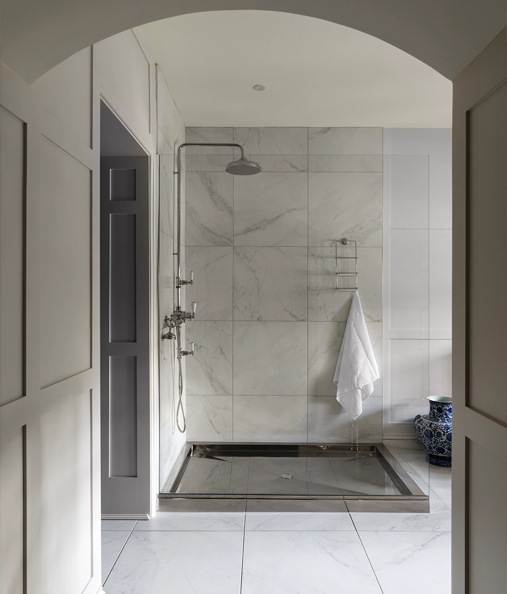 Browse Catchpole & Rye's luxury shower collection. Beautifully crafted shower enclosures, refined exposed & concealed showers fittings & freestanding showers.