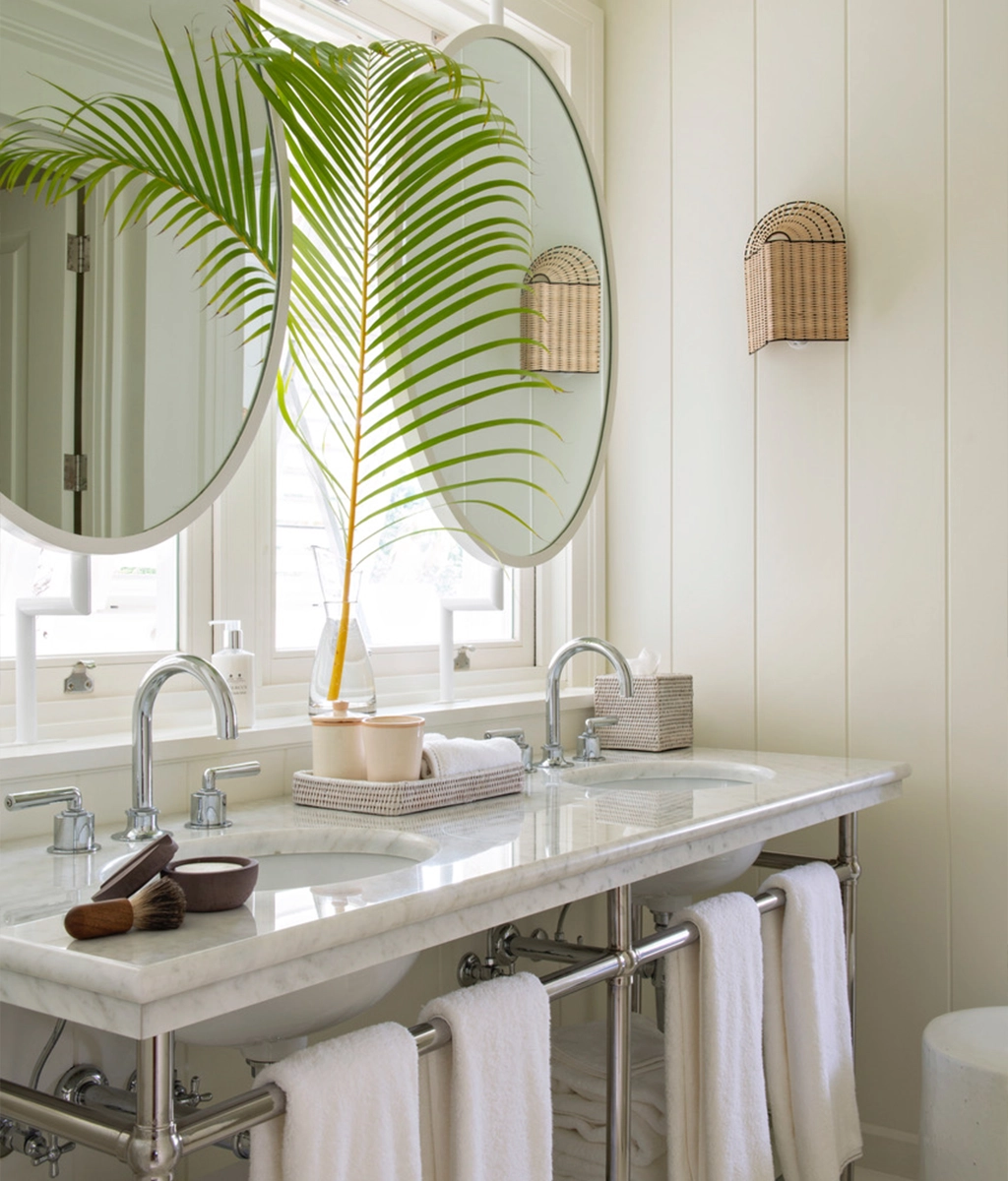 Explore our stunning collection of basins and vanity units. Crafted with elegance & functionality in mind, our basins are perfect for elevating any bathroom.