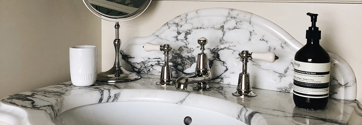 Create the ultimate bathing experience with Catchpole & Rye’s luxurious range of handcrafted cast-iron, copper & roll-top bathtubs.