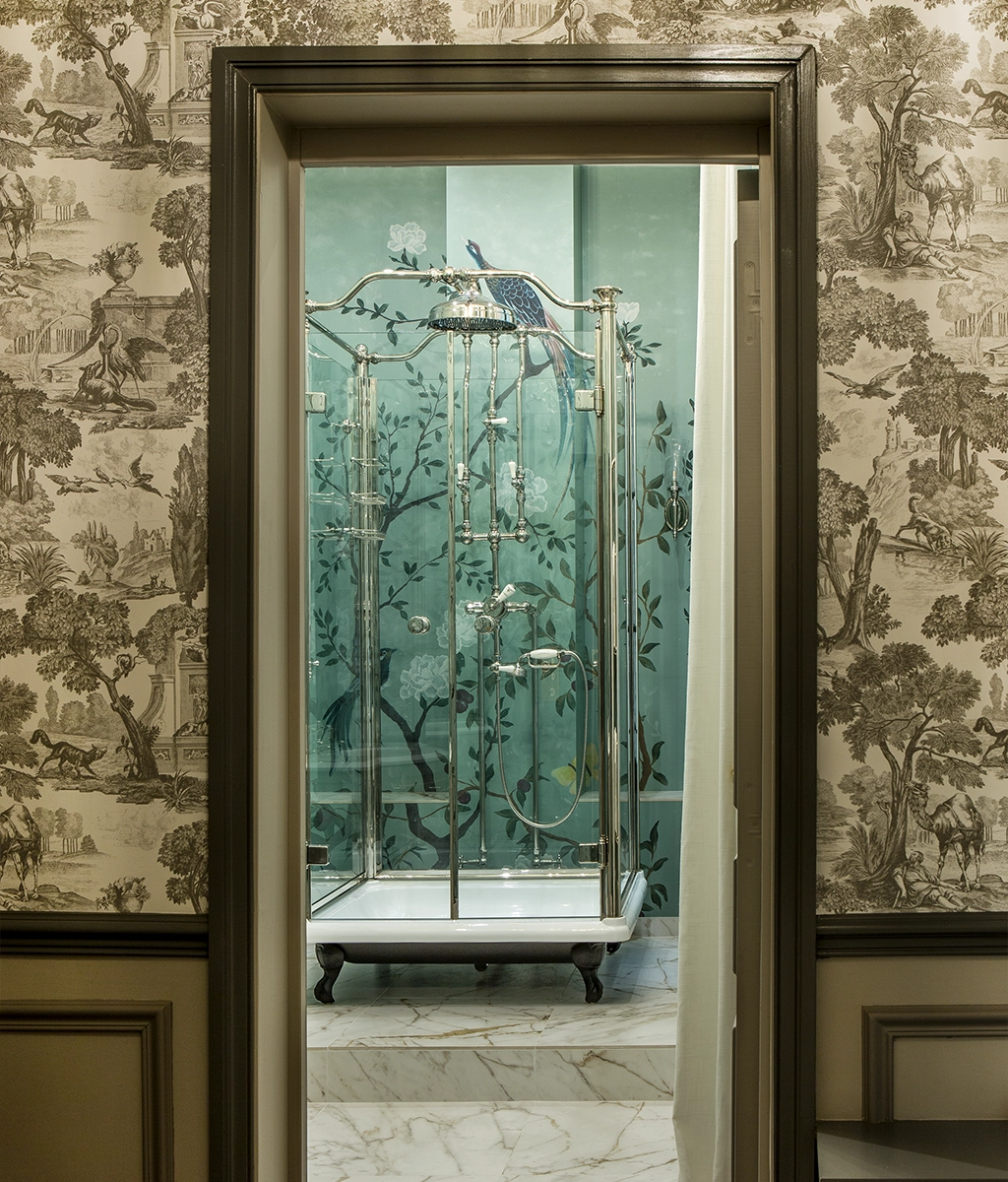 Browse Catchpole & Rye's luxury shower collection. Beautifully crafted shower enclosures, refined exposed & concealed showers fittings & freestanding showers.