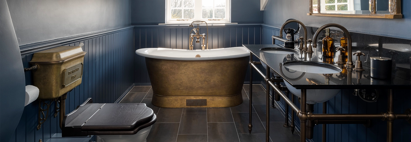 Create the ultimate bathing experience with Catchpole & Rye’s luxurious range of handcrafted cast-iron, copper & roll-top bathtubs.