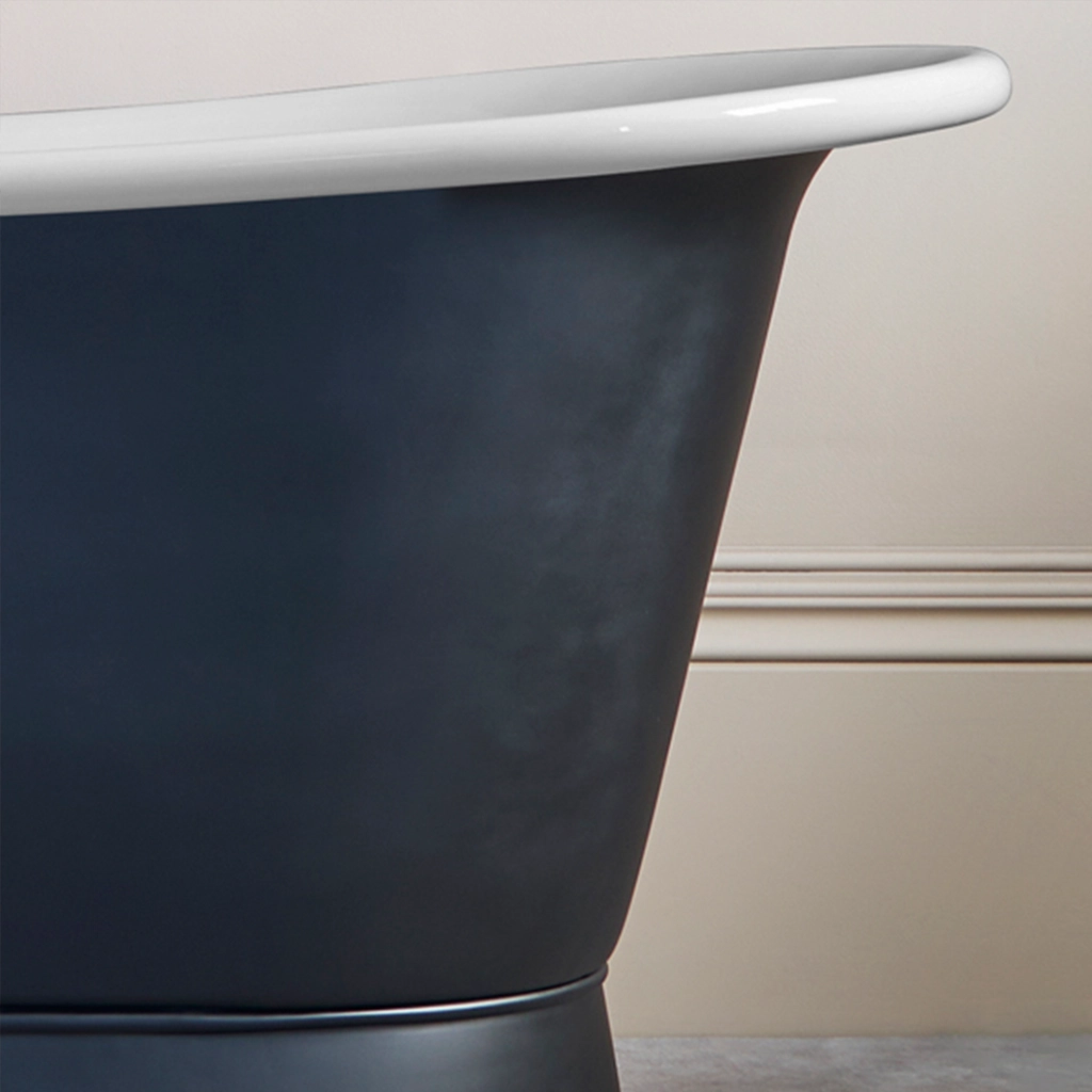 Freestanding painted Bath Traditional roll top with bath filler on standpipes