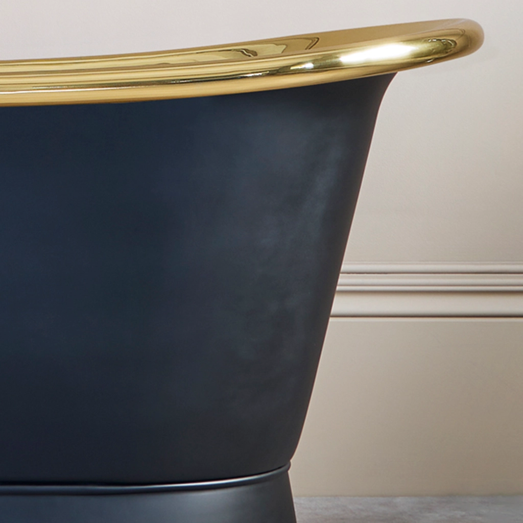 Freestanding painted Bath Traditional roll top with bath filler on standpipes