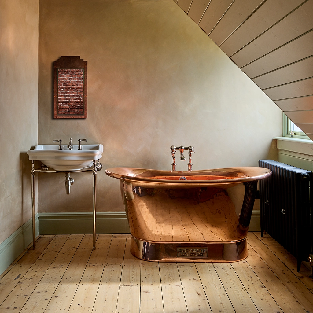 Freestanding traditional Polished Copper Bath