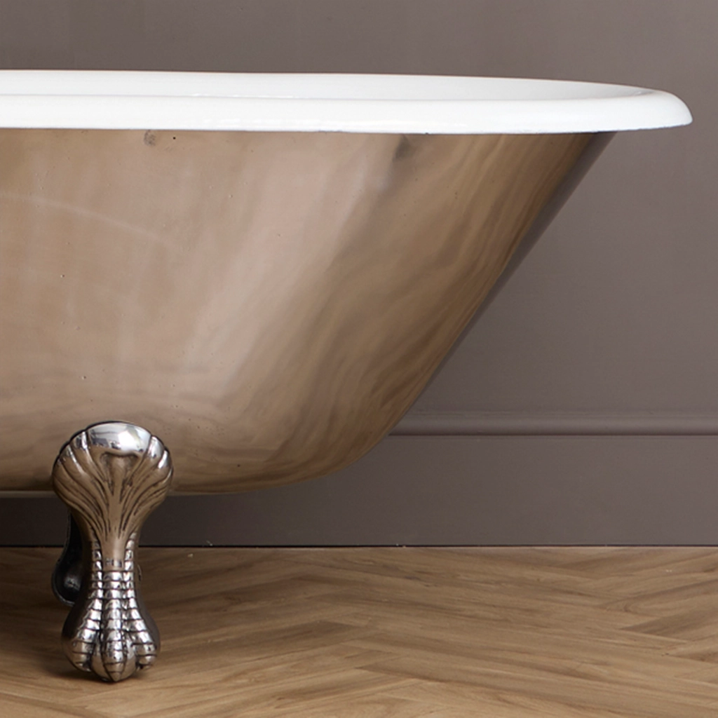 Freestanding cast metal Bath Traditional roll top with bath filler on standpipes