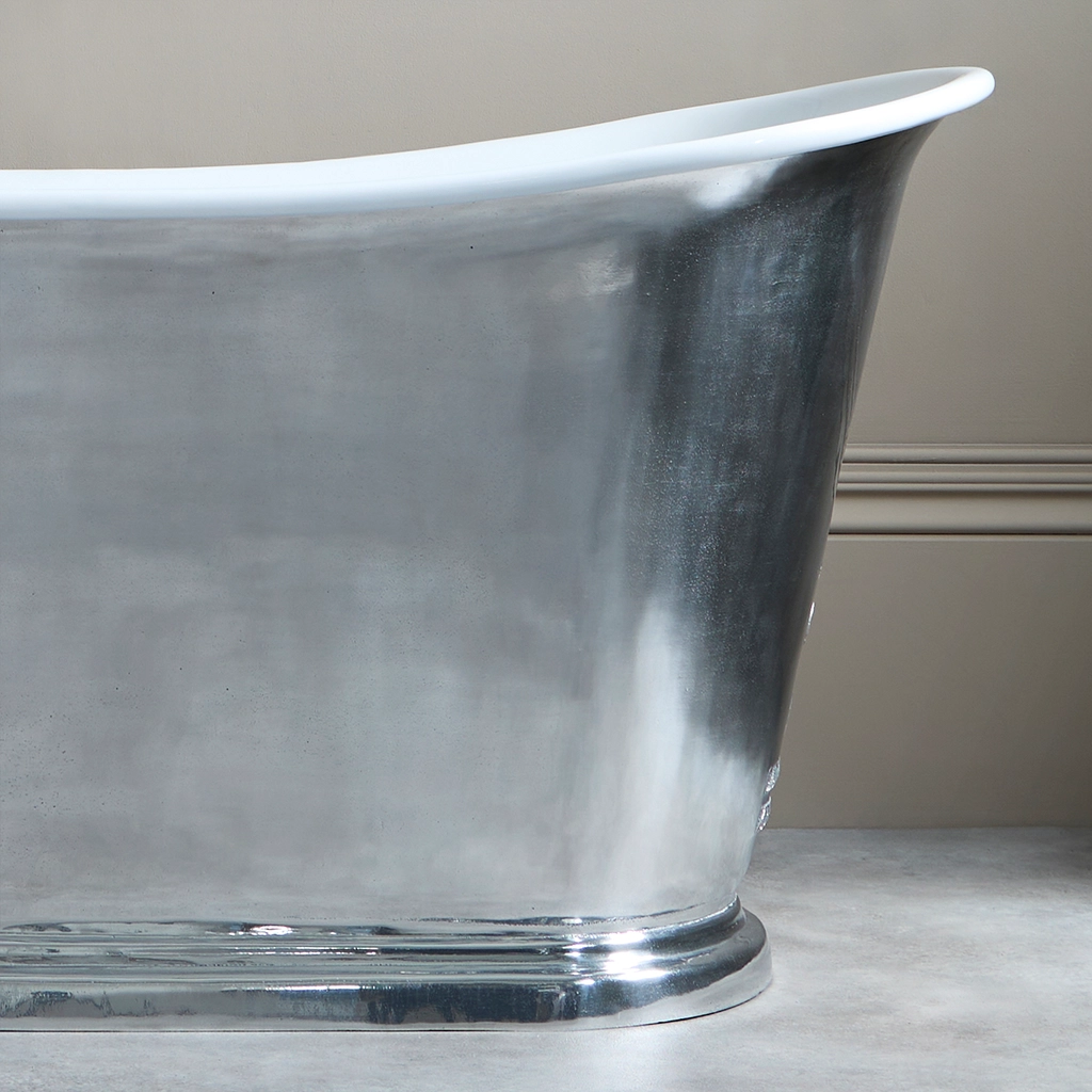 Freestanding cast metal Bath Traditional roll top with bath filler on standpipes