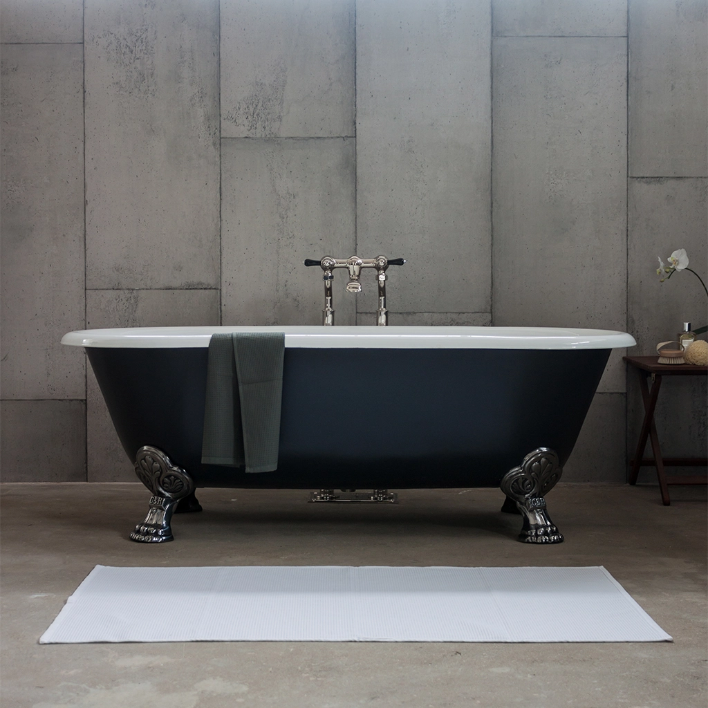 Traditional Roll top bath free standing with taps