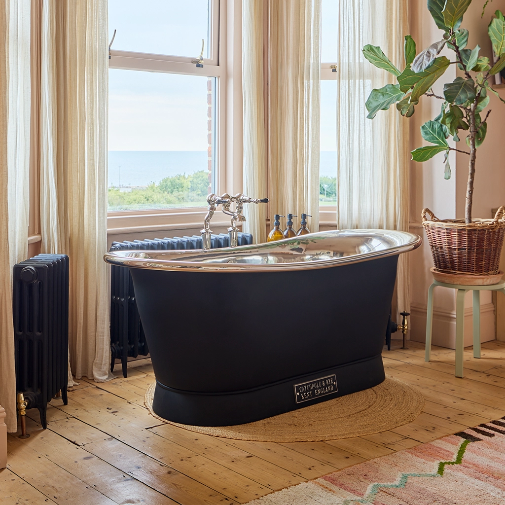 Freestanding painted Bath Traditional roll top with bath filler on standpipes