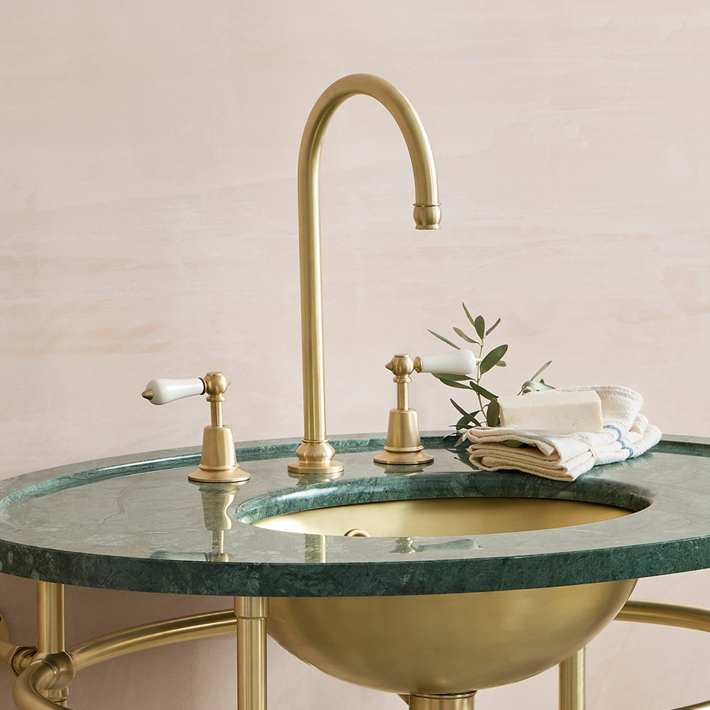 The Extended Swan Basin Mixer