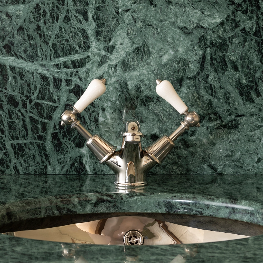 The Basin Monobloc is a popular choice for those seeking a more understated style of bathroom basin taps. With its compact design and traditional waste function, it is a must for smaller basins.