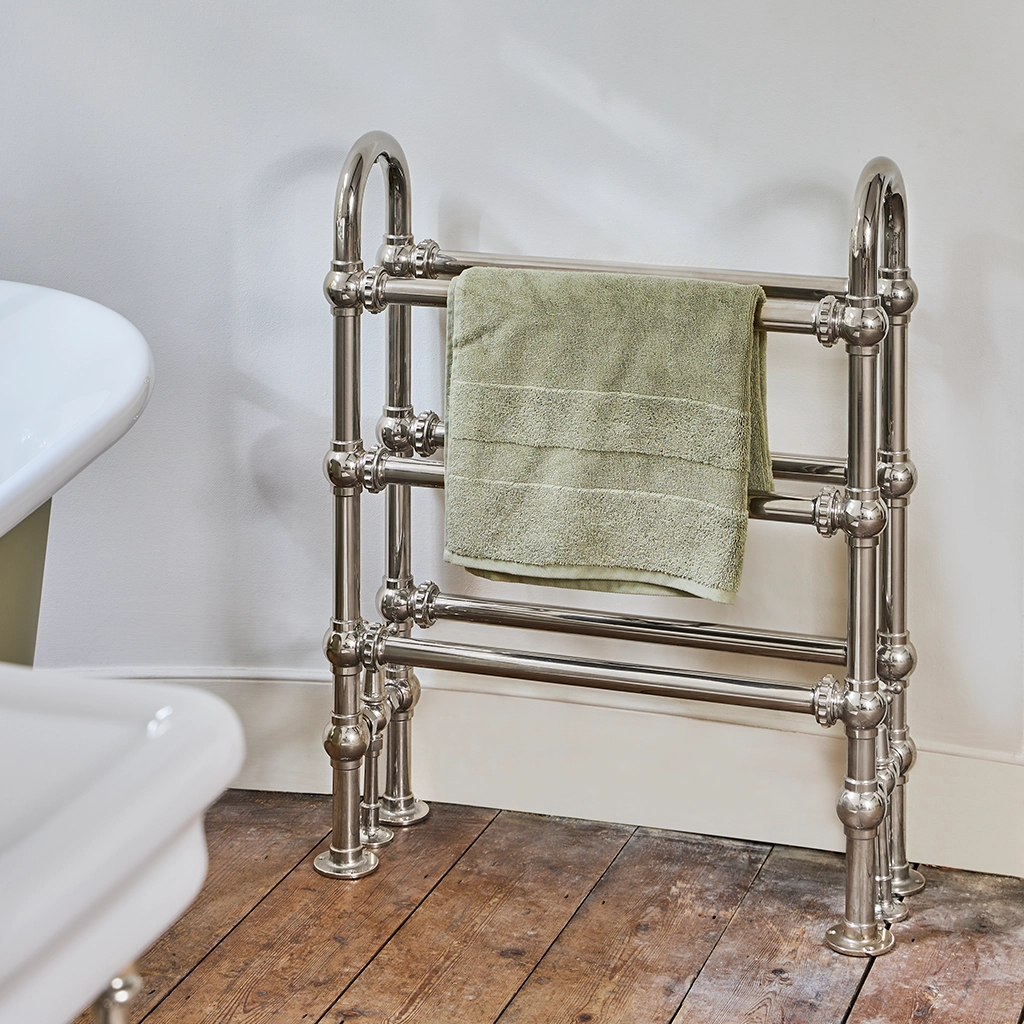 With their perfect curves and symmetrical bars, The Mercantile Arched Towel Rails are truly unforgettable designs.