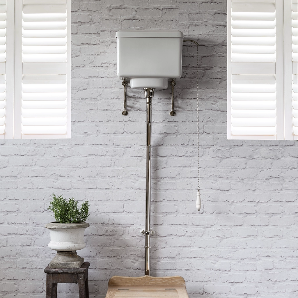 Catchpole & Rye's vintage toilets are expertly crafted for authentic period style. Explore our collection of traditional designs for timeless bathroom style.