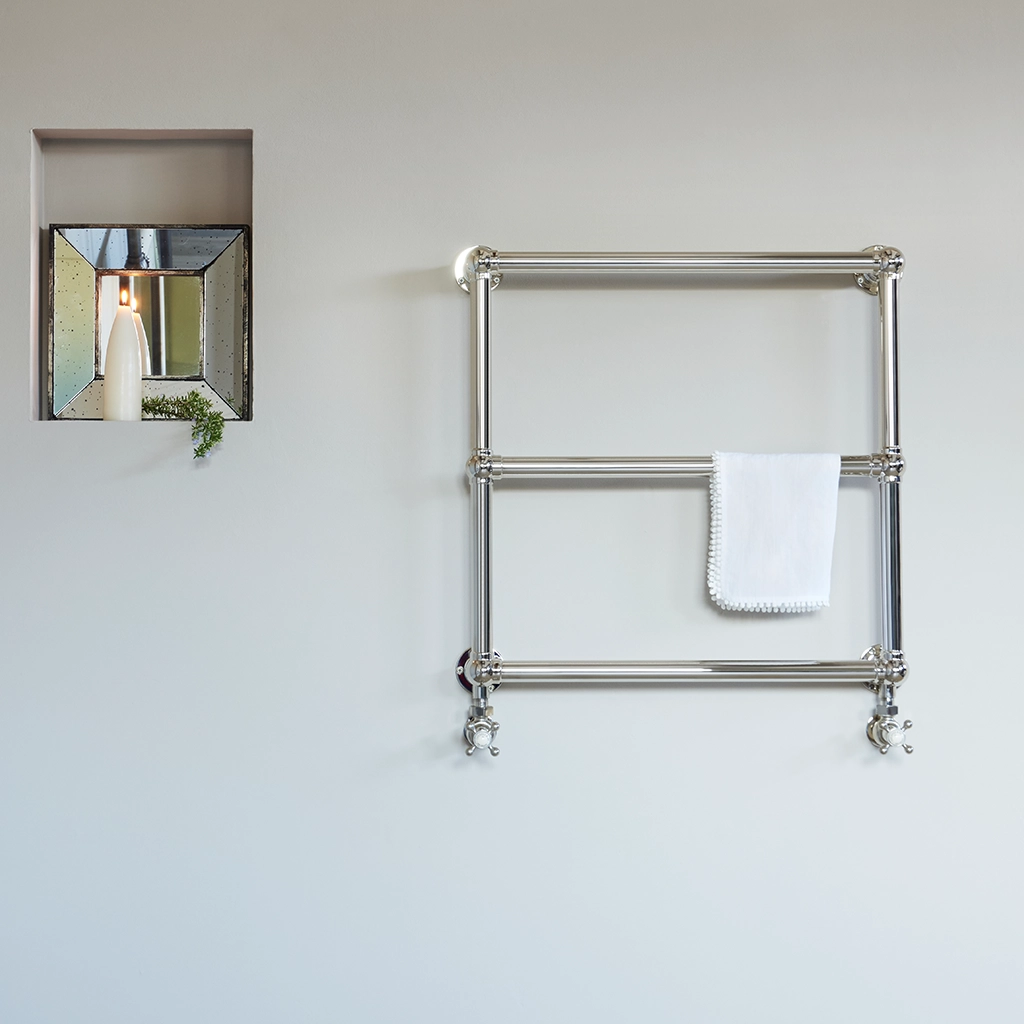 The Original Wall Mounted Towel Rail is the perfect choice for those requiring something more compact. Elegant and functional, it denotes simplicity and class with its timeless structure and chic finishes.