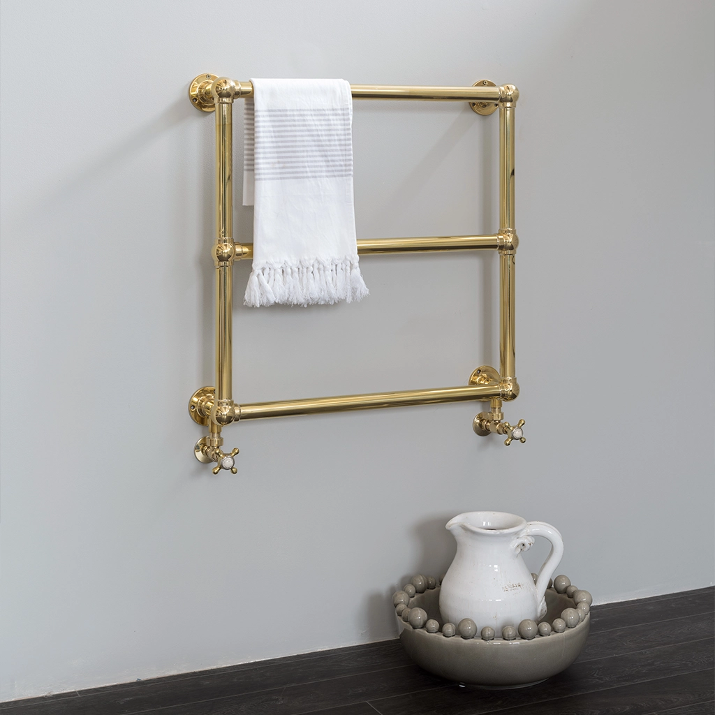 The Original Wall Mounted Towel Rail is the perfect choice for those requiring something more compact. Elegant and functional, it denotes simplicity and class with its timeless structure and chic finishes.