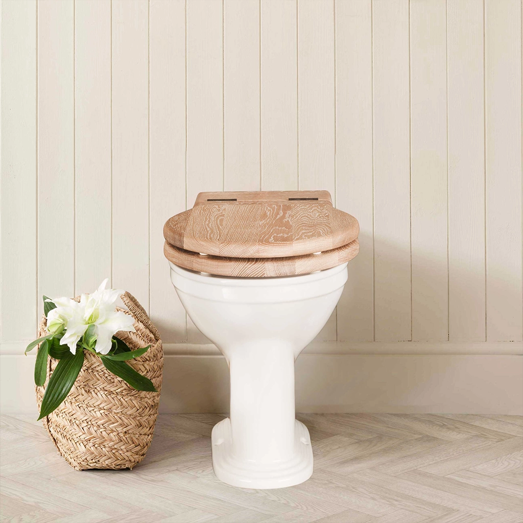 Explore our stunning range of lavatories & bidets at Catchpole & Rye. From elegant styles to luxurious finishes, our lavatories & bidets enhance any bathroom.