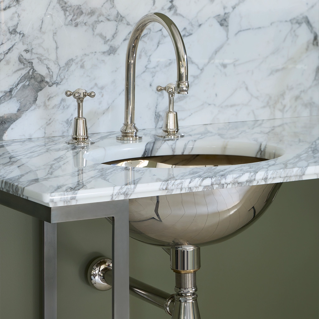 Explore our stunning collection of basins and vanity units. Crafted with elegance & functionality in mind, our basins are perfect for elevating any bathroom.