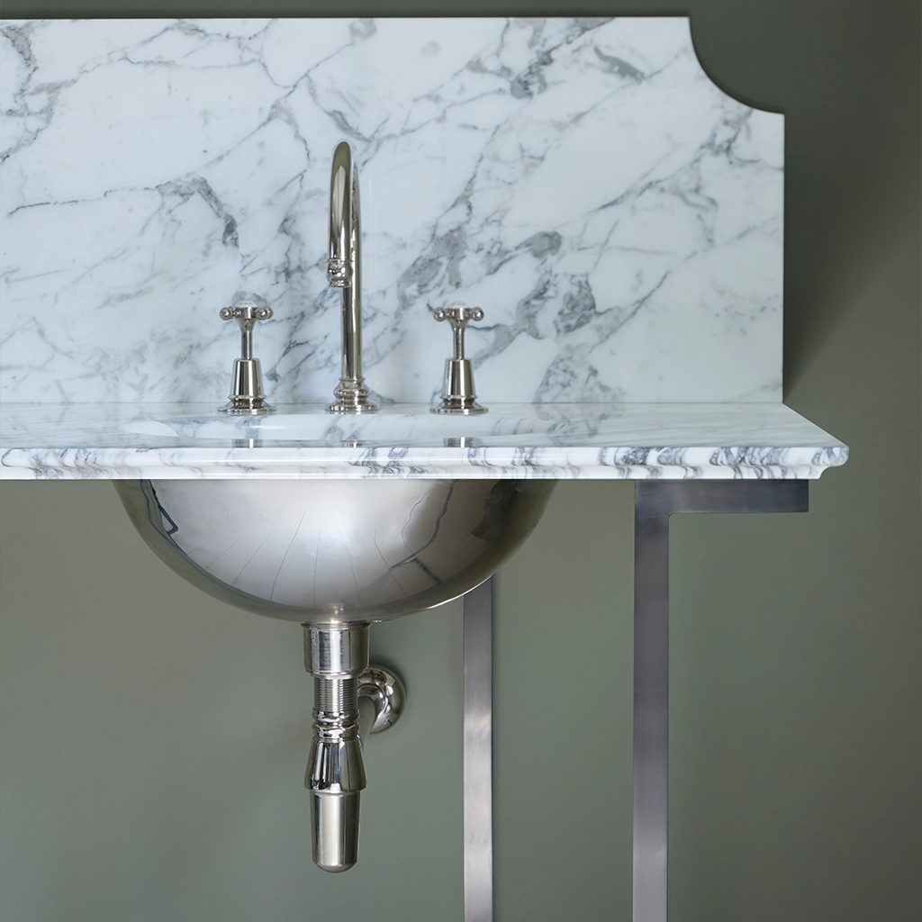 Explore our stunning collection of basins and vanity units. Crafted with elegance & functionality in mind, our basins are perfect for elevating any bathroom.