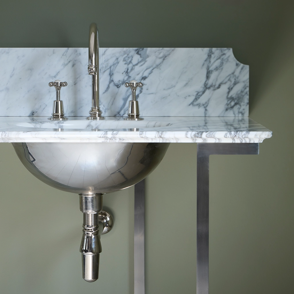 Explore our stunning collection of basins and vanity units. Crafted with elegance & functionality in mind, our basins are perfect for elevating any bathroom.