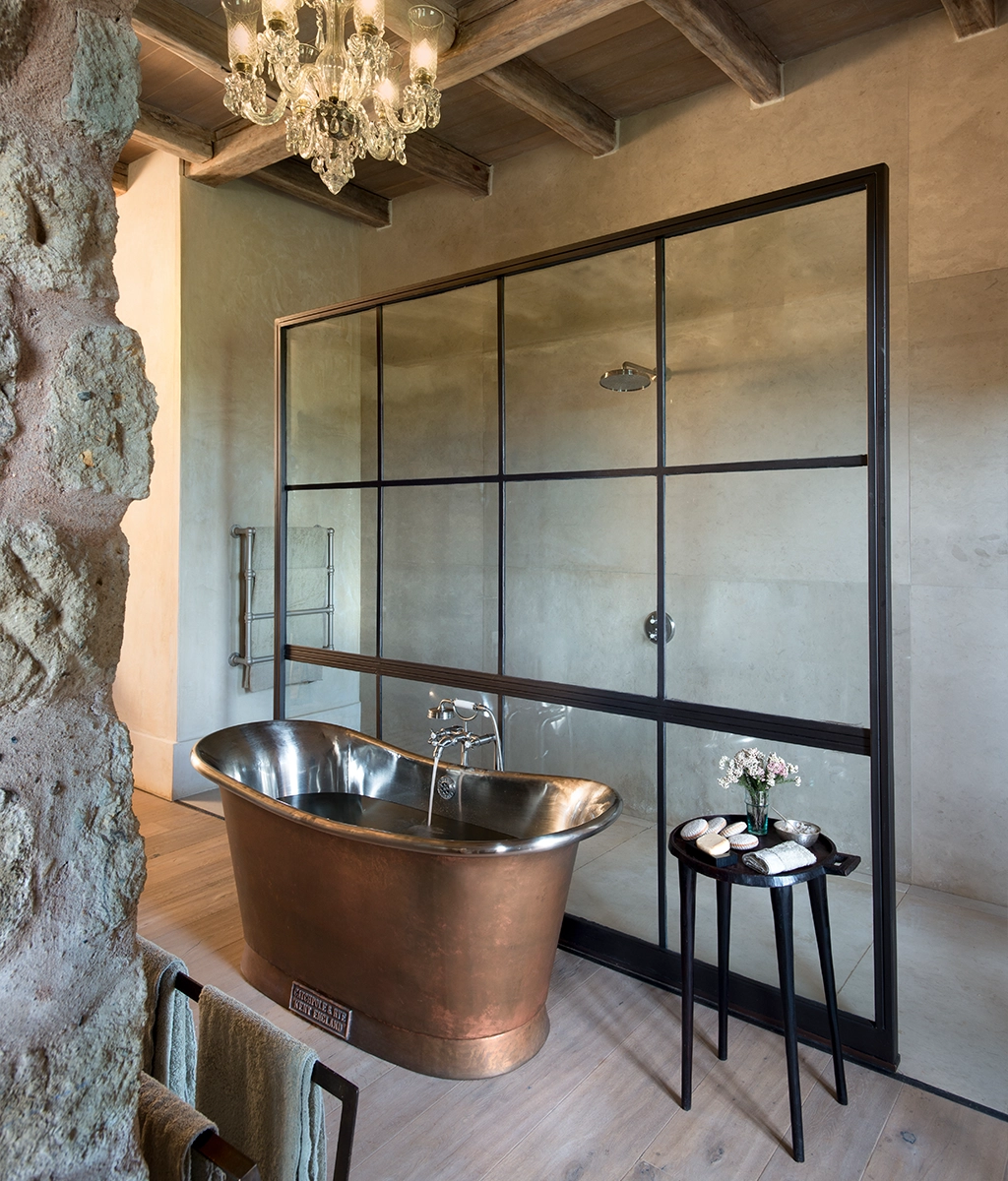 Create the ultimate bathing experience with Catchpole & Rye’s luxurious range of handcrafted cast-iron, copper & roll-top bathtubs.