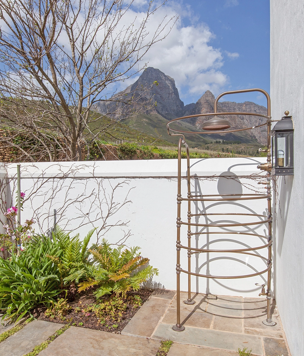 Browse Catchpole & Rye's luxury shower collection. Beautifully crafted shower enclosures, refined exposed & concealed showers fittings & freestanding showers.