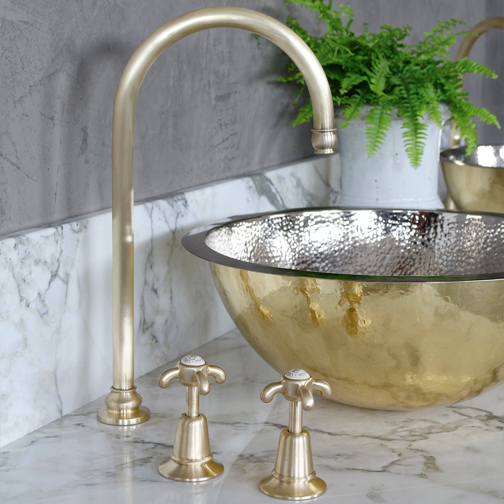 A contemporary marble-top washstand, with unforgettable design features. The Pyrford Washstand is a classic example of a truly sophisticated bathroom fixture.