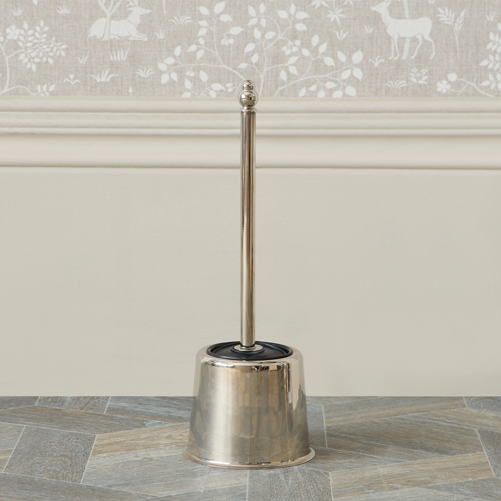 From bath racks to mirrors, explore Catchpole & Rye's collection of luxurious bathroom accessories to add the perfect finishing touch to your dream bathroom.
