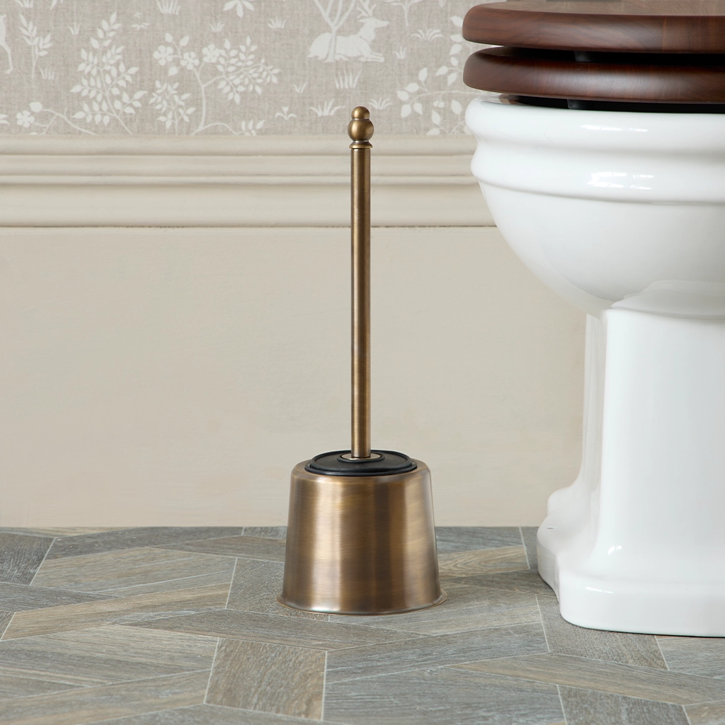 From bath racks to mirrors, explore Catchpole & Rye's collection of luxurious bathroom accessories to add the perfect finishing touch to your dream bathroom.