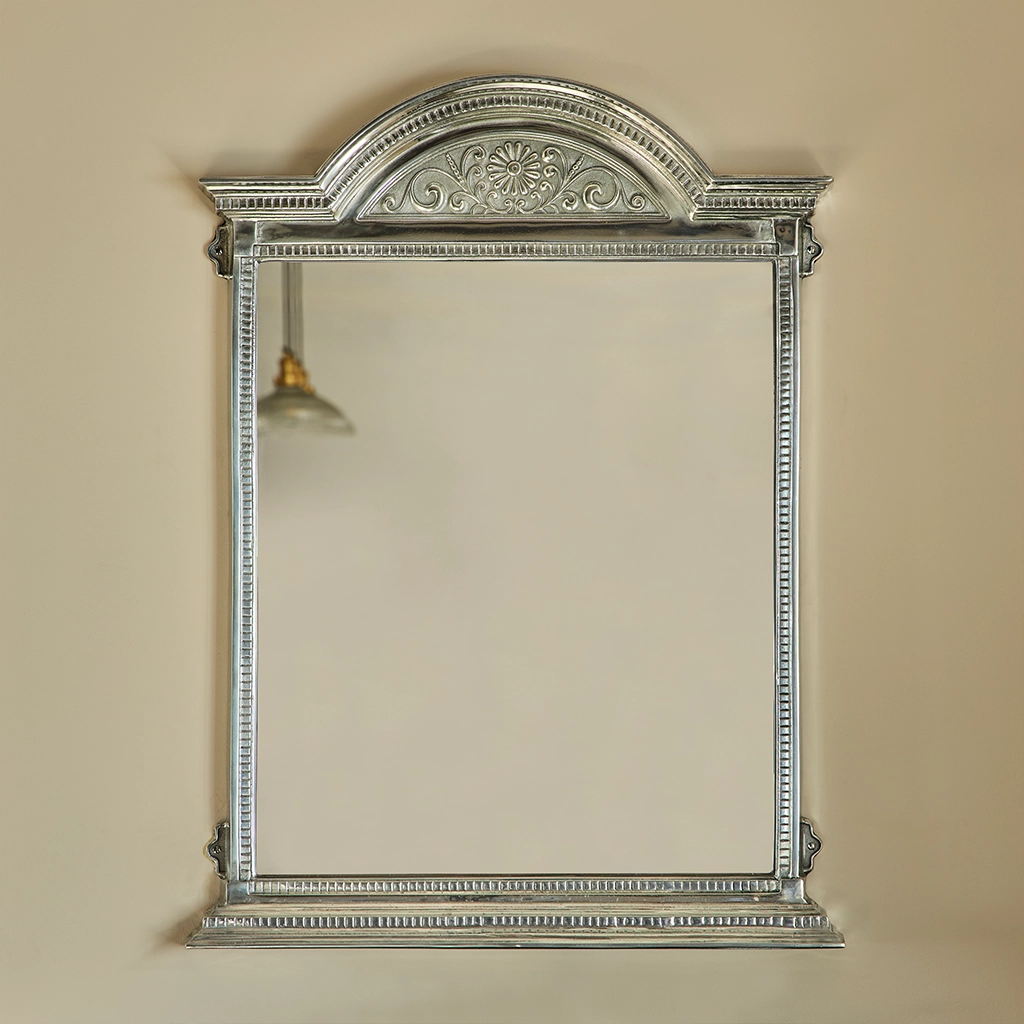 From bath racks to mirrors, explore Catchpole & Rye's collection of luxurious bathroom accessories to add the perfect finishing touch to your dream bathroom.