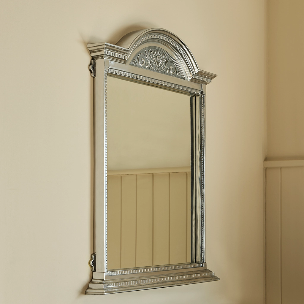 From bath racks to mirrors, explore Catchpole & Rye's collection of luxurious bathroom accessories to add the perfect finishing touch to your dream bathroom.