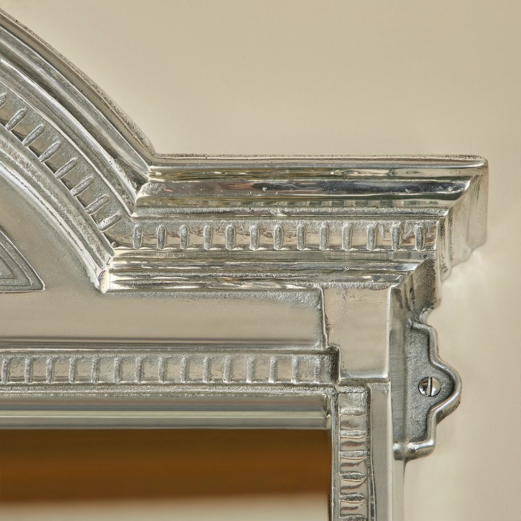 From bath racks to mirrors, explore Catchpole & Rye's collection of luxurious bathroom accessories to add the perfect finishing touch to your dream bathroom.