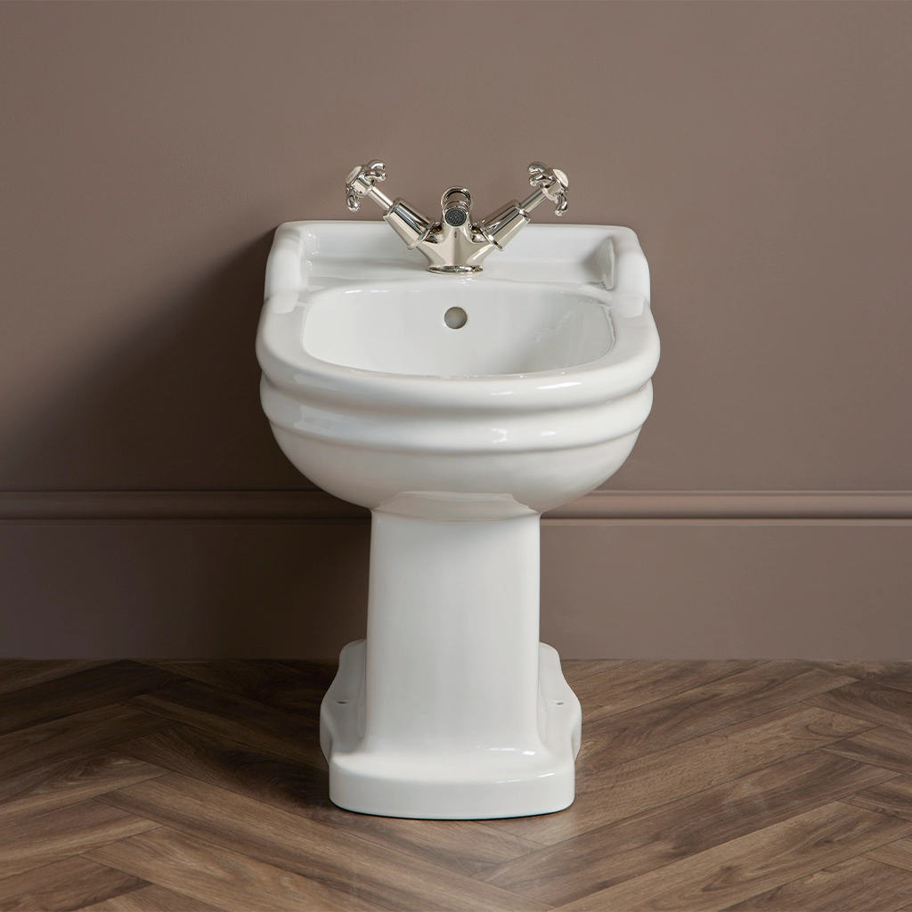 Explore our stunning range of lavatories & bidets at Catchpole & Rye. From elegant styles to luxurious finishes, our lavatories & bidets enhance any bathroom.