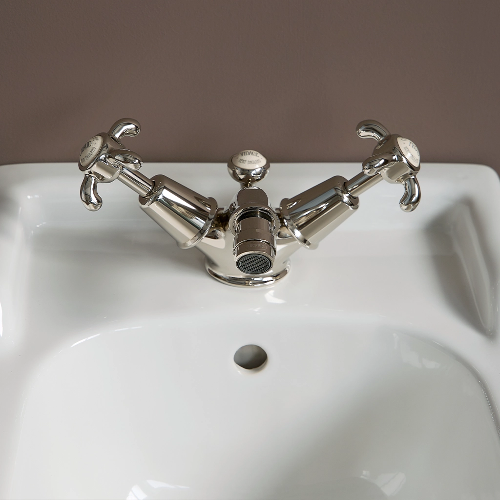 Explore our stunning range of lavatories & bidets at Catchpole & Rye. From elegant styles to luxurious finishes, our lavatories & bidets enhance any bathroom.