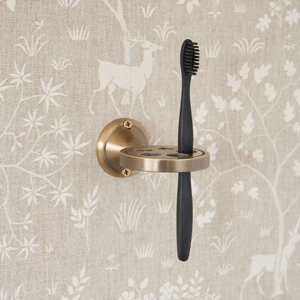 From bath racks to mirrors, explore Catchpole & Rye's collection of luxurious bathroom accessories to add the perfect finishing touch to your dream bathroom.