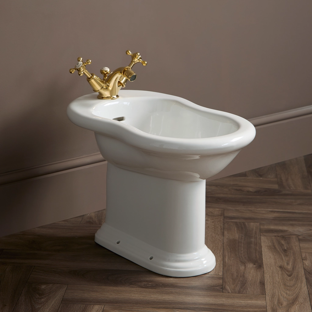Explore our stunning range of lavatories & bidets at Catchpole & Rye. From elegant styles to luxurious finishes, our lavatories & bidets enhance any bathroom.