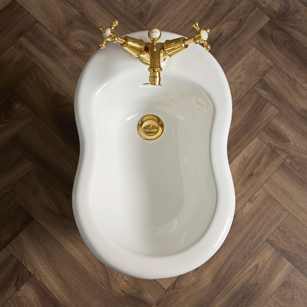 Explore our stunning range of lavatories & bidets at Catchpole & Rye. From elegant styles to luxurious finishes, our lavatories & bidets enhance any bathroom.