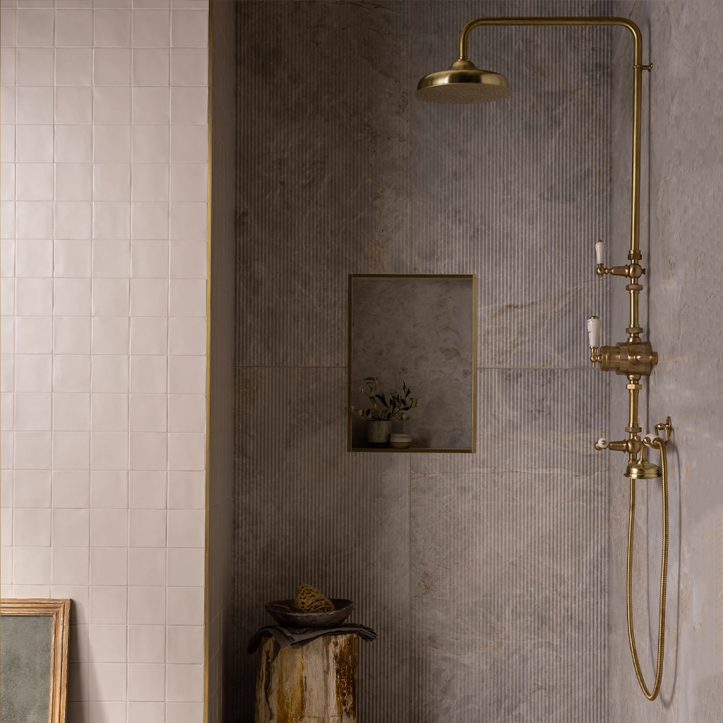 Browse Catchpole & Rye's luxury shower collection. Beautifully crafted shower enclosures, refined exposed & concealed showers fittings & freestanding showers.