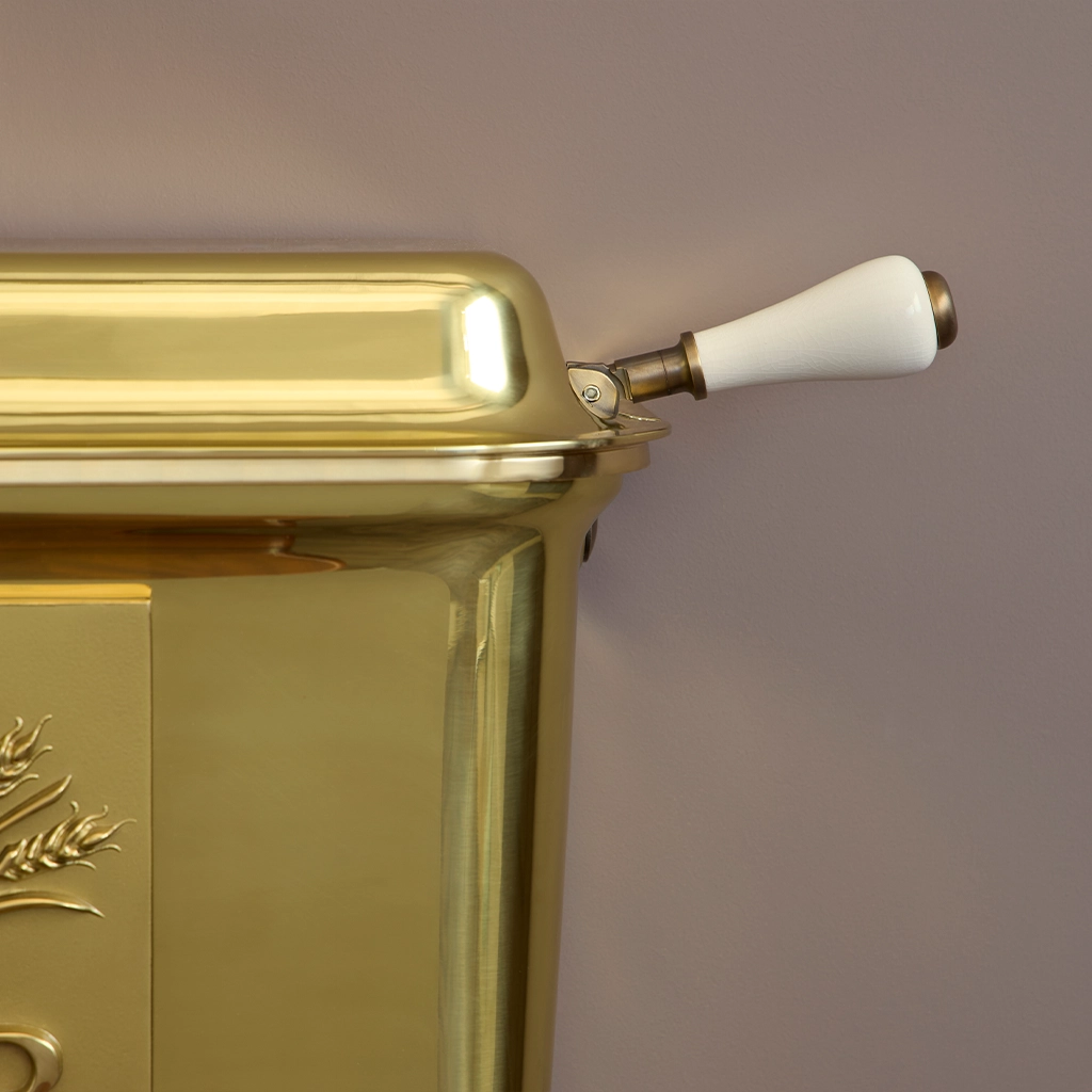Explore our stunning range of lavatories & bidets at Catchpole & Rye. From elegant styles to luxurious finishes, our lavatories & bidets enhance any bathroom.