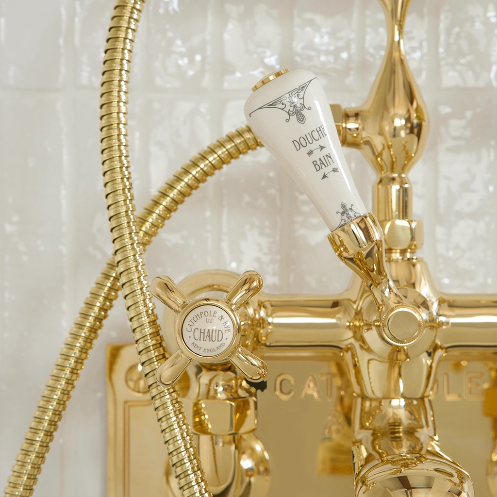 Beautifully designed and manufactured with precision, our bath mixer taps are a sight to behold. Choose the Wall Mounted or the Deck Mounted Bathtub Filler with countless finishes options.