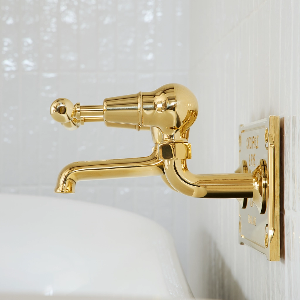 Beautifully designed and manufactured with precision, our bath mixer taps are a sight to behold. Choose the Wall Mounted or the Deck Mounted Bathtub Filler with countless finishes options.