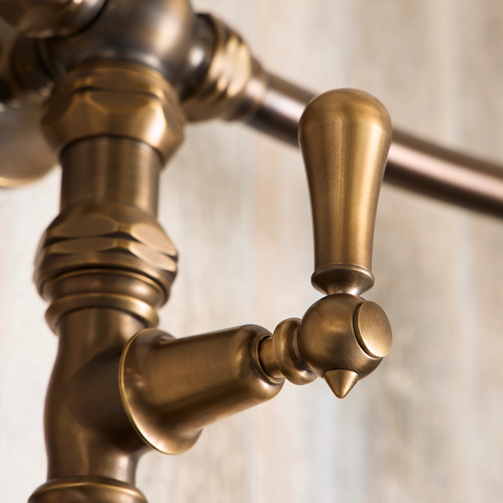 Browse Catchpole & Rye's luxury shower collection. Beautifully crafted shower enclosures, refined exposed & concealed showers fittings & freestanding showers.