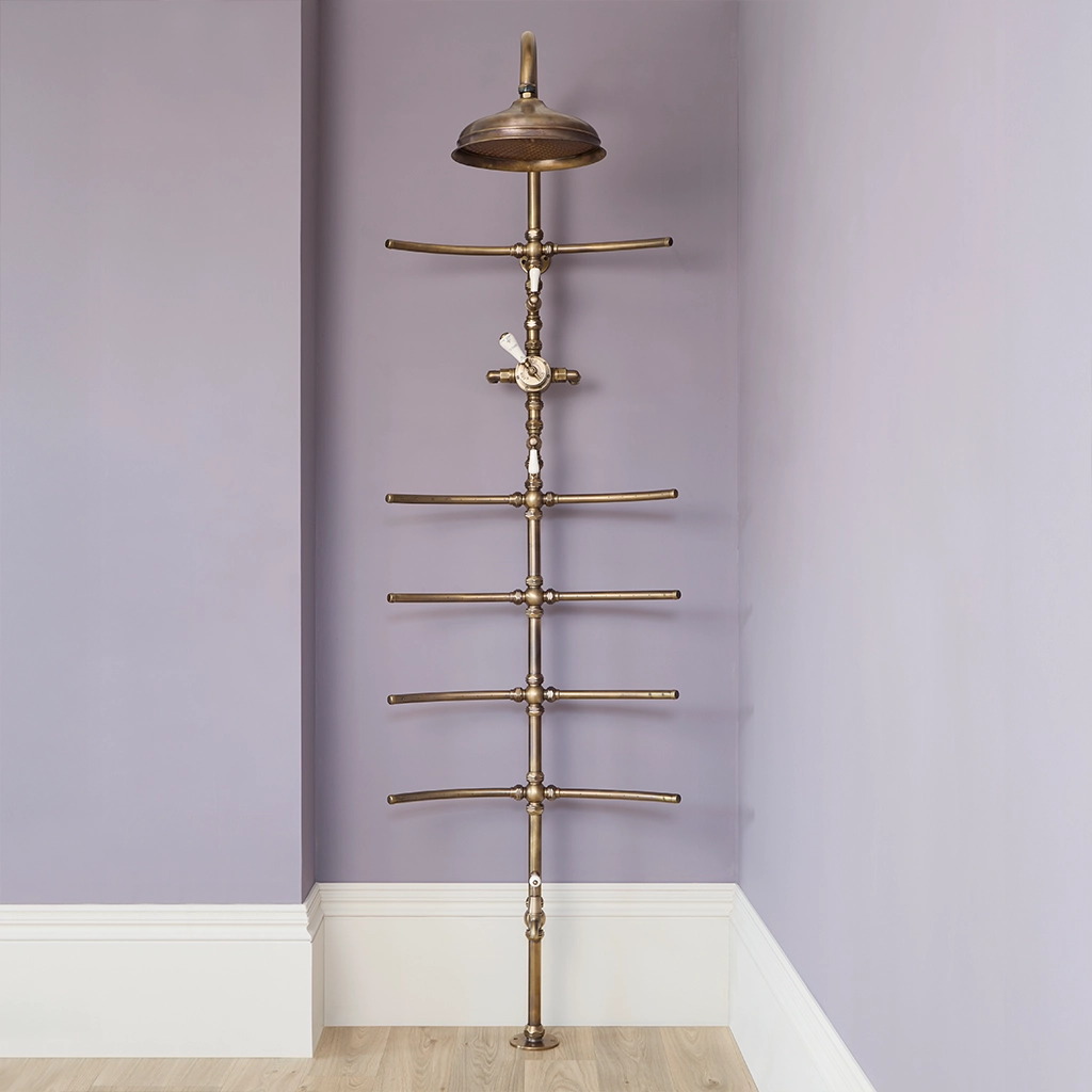 Browse Catchpole & Rye's luxury shower collection. Beautifully crafted shower enclosures, refined exposed & concealed showers fittings & freestanding showers.
