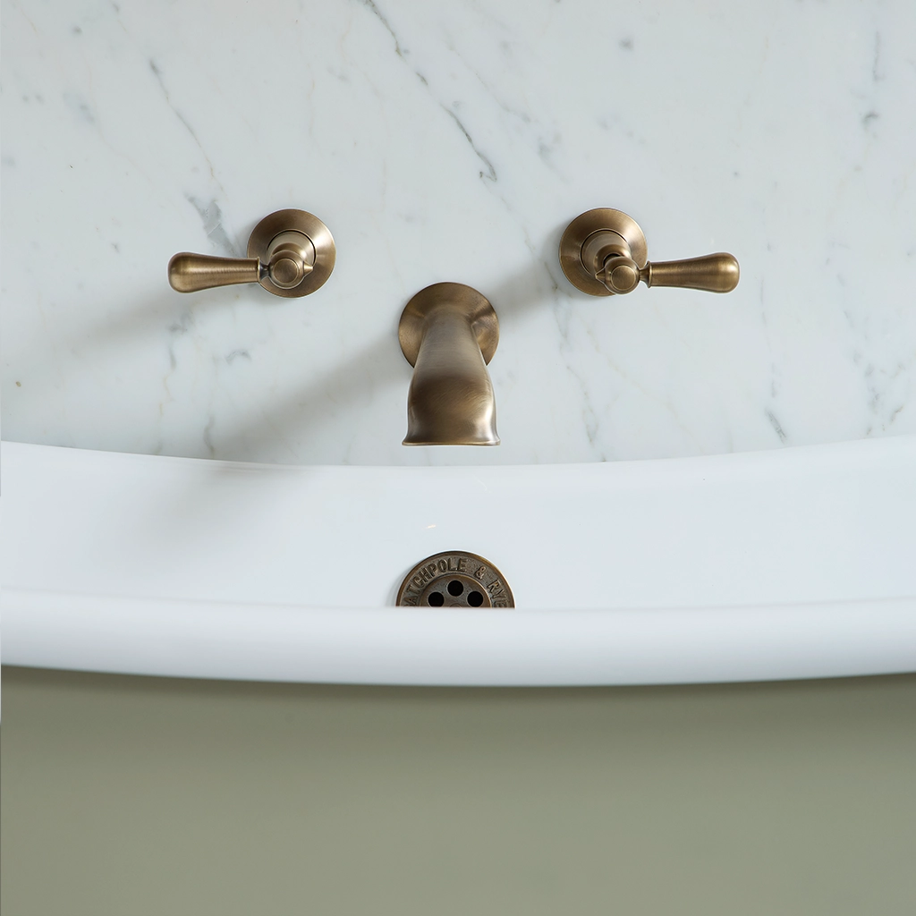 Browse luxury taps & faucets at Catchpole & Rye. Expertly manufactured to match any aesthetic through our variety of brassware finishes.